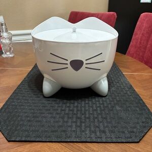 Catit Pixi pet water fountain with filters